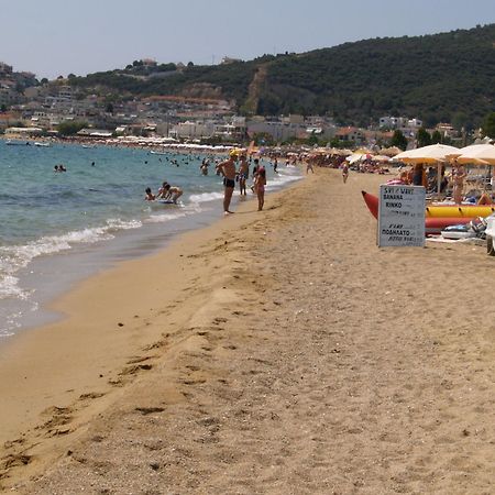 Kavala Beach Hotel Apartments Nea Iraklitsa Exterior photo